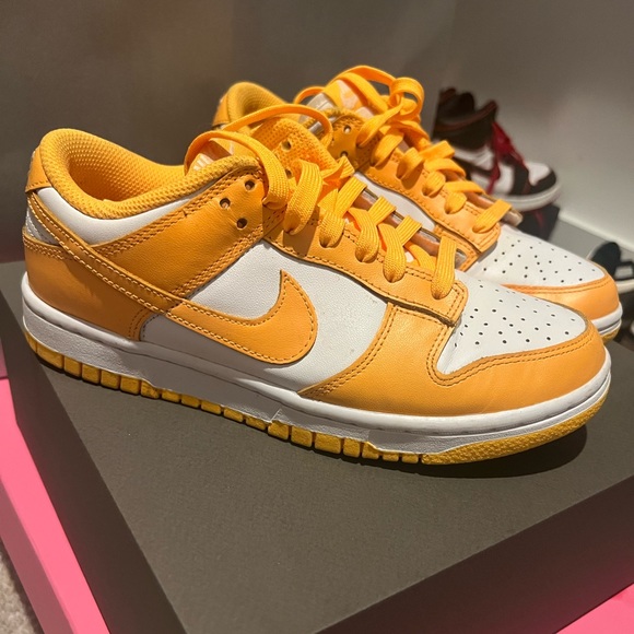 Dunks - Picture 1 of 4